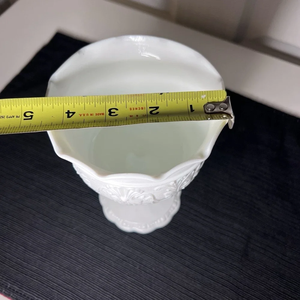 Vtg Indiana Glass Milk Glass Compote Floral Medallion‎ 6.5